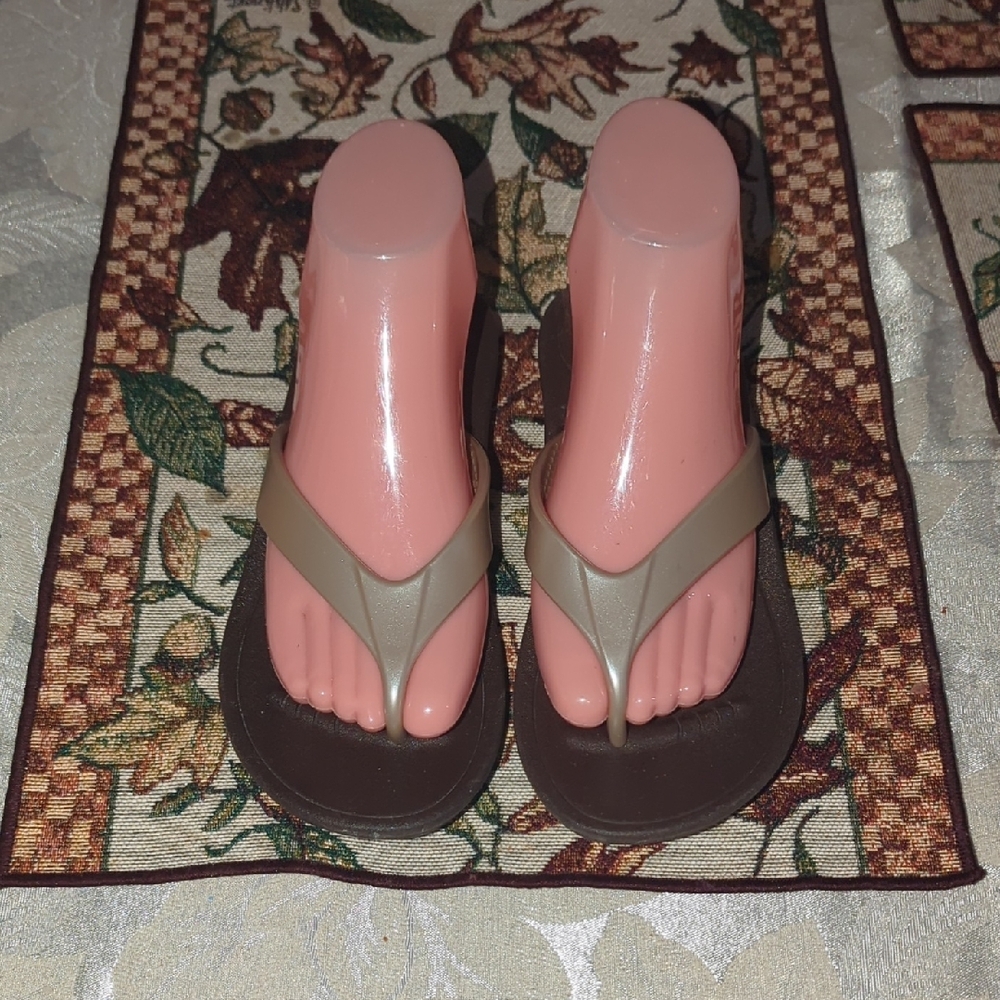 Okabashi Dark Brown and Beige Sandals